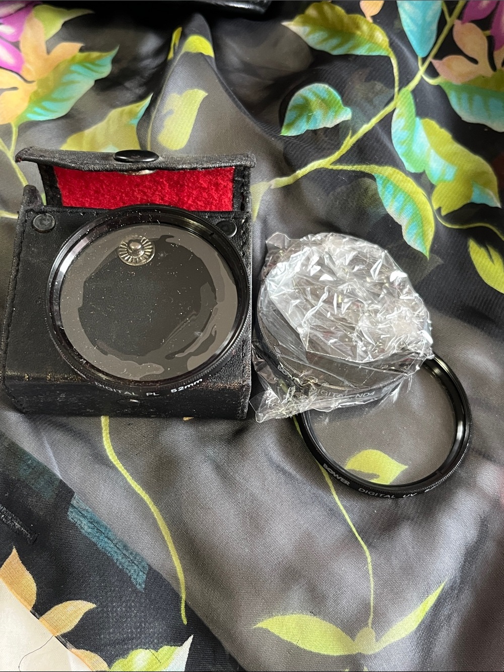 Camera Lens Circular Polarizer Filter with Black Carrying Case